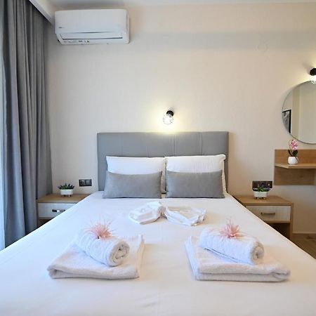 Armonia Luxury Suites Vrasná 外观 照片