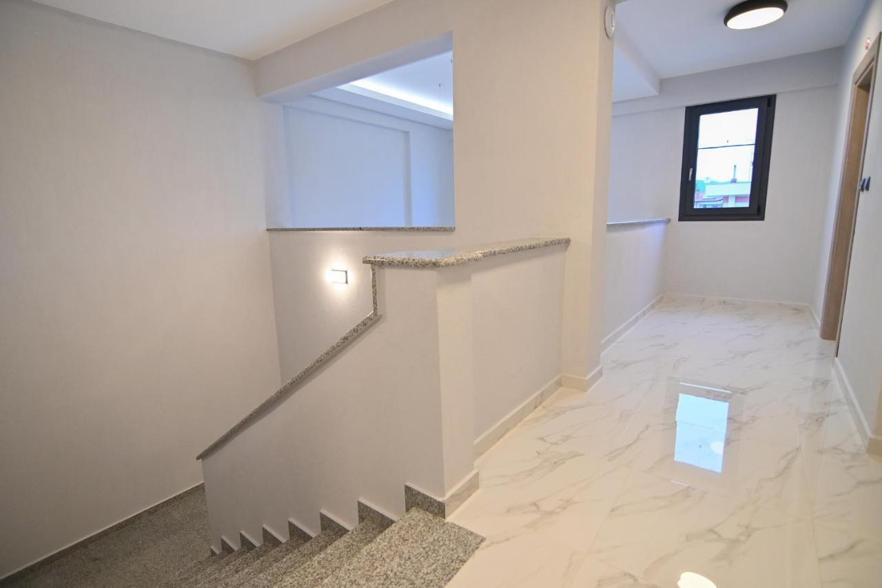 Armonia Luxury Suites Vrasná 外观 照片