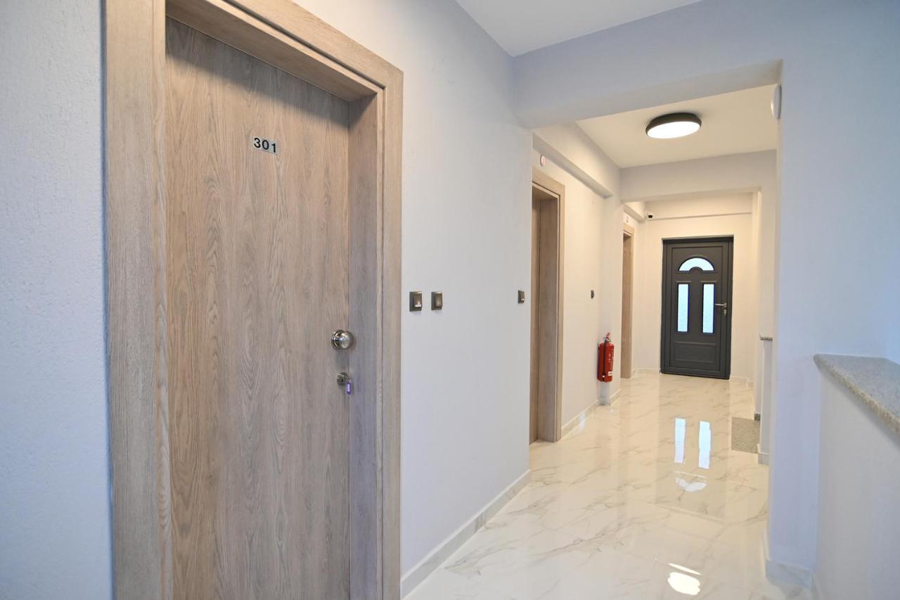 Armonia Luxury Suites Vrasná 外观 照片