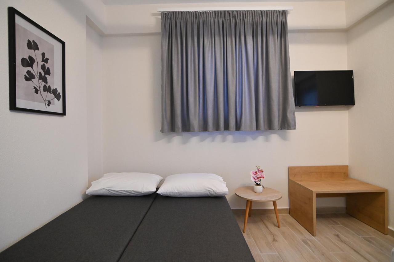 Armonia Luxury Suites Vrasná 外观 照片