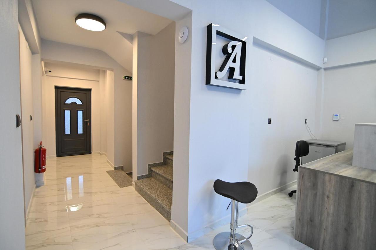 Armonia Luxury Suites Vrasná 外观 照片