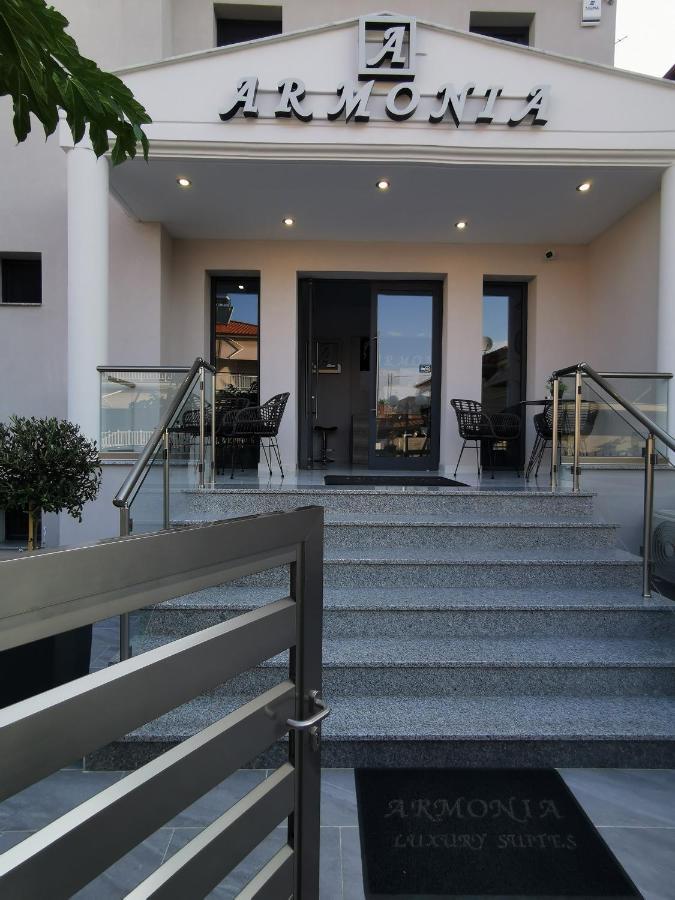 Armonia Luxury Suites Vrasná 外观 照片
