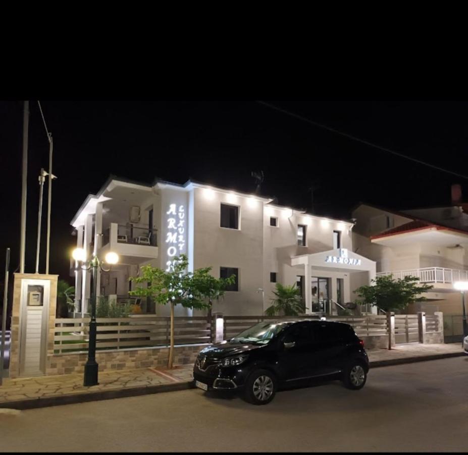 Armonia Luxury Suites Vrasná 外观 照片