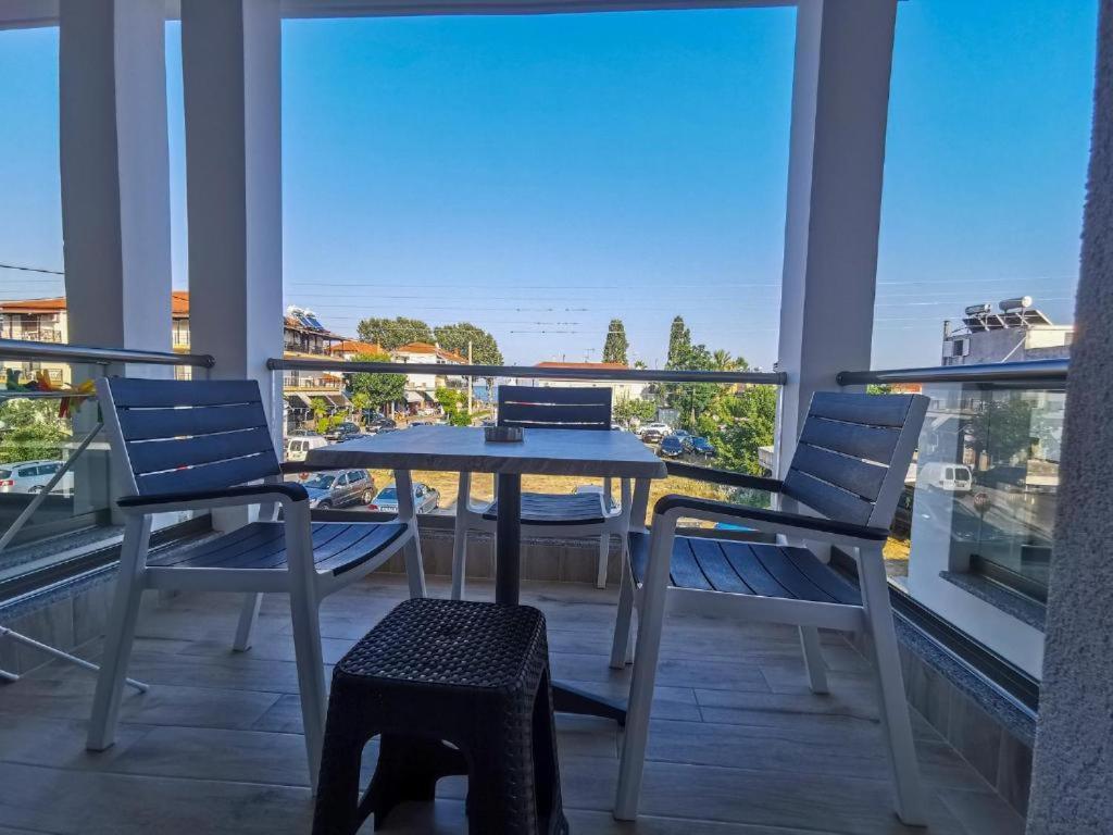 Armonia Luxury Suites Vrasná 外观 照片